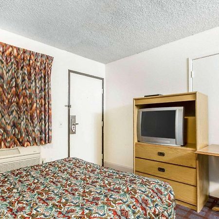 ماموث لاكيس Rodeway Inn Wildwood المظهر الخارجي الصورة
