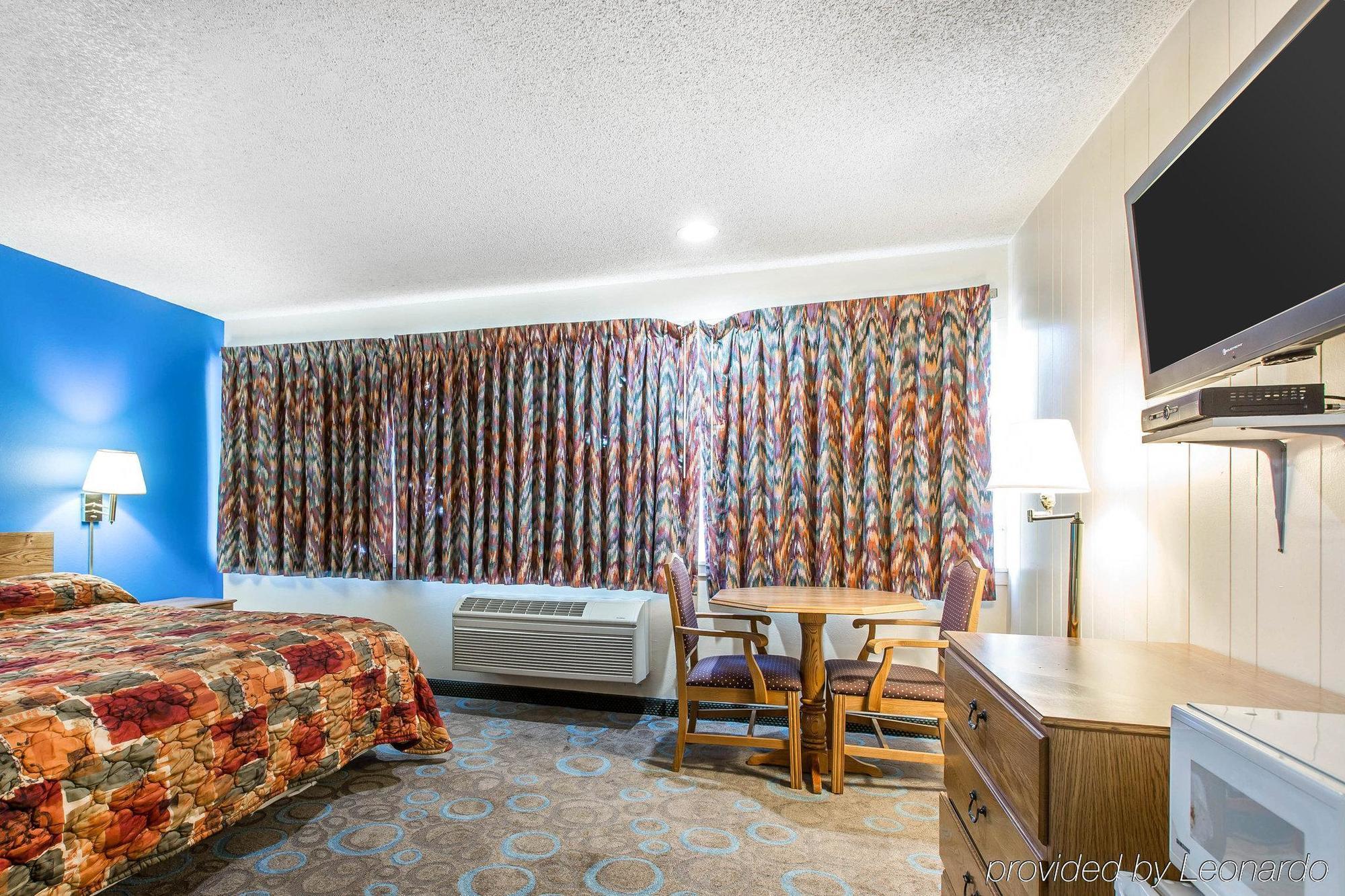 ماموث لاكيس Rodeway Inn Wildwood المظهر الخارجي الصورة