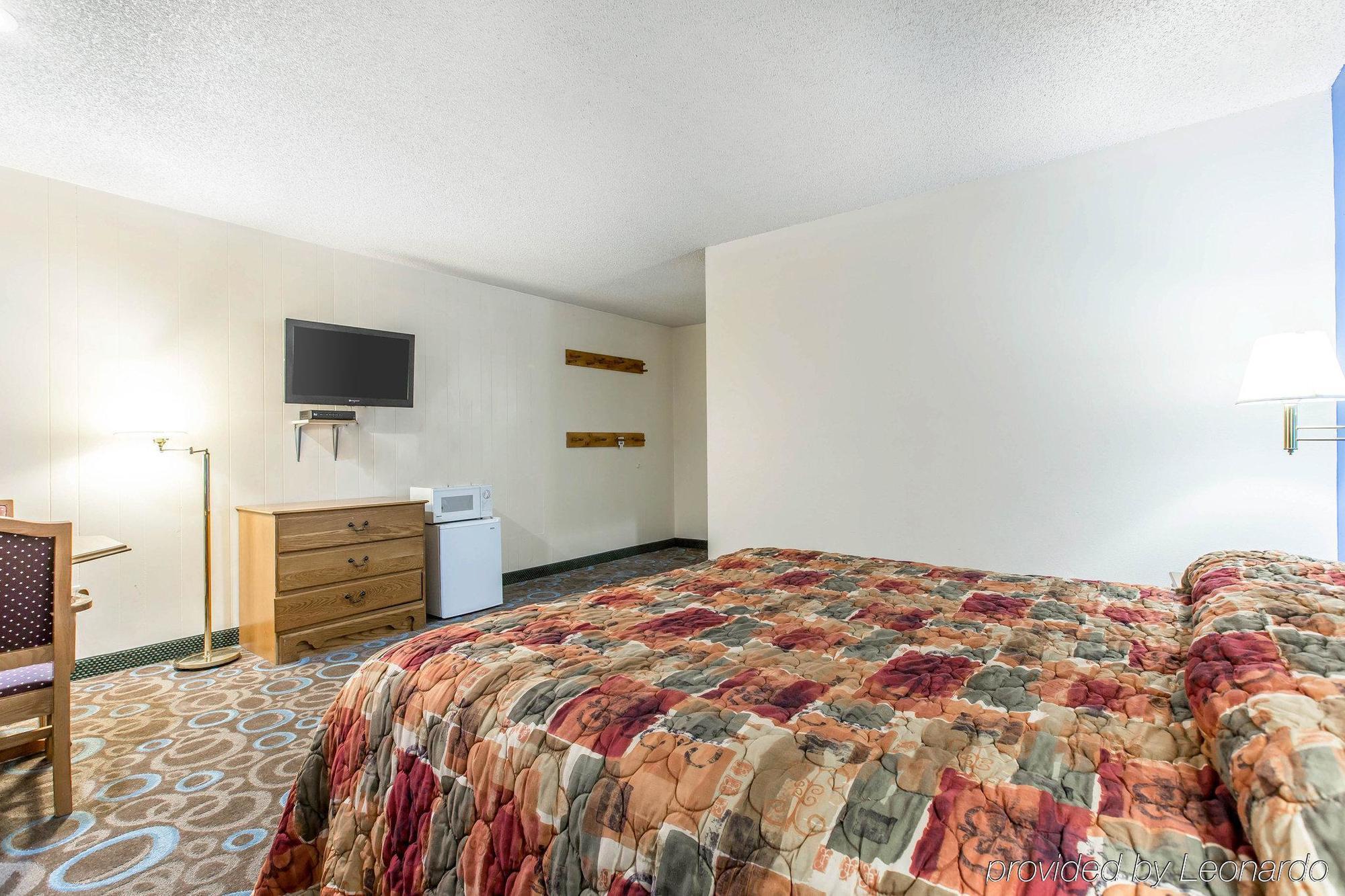 ماموث لاكيس Rodeway Inn Wildwood المظهر الخارجي الصورة