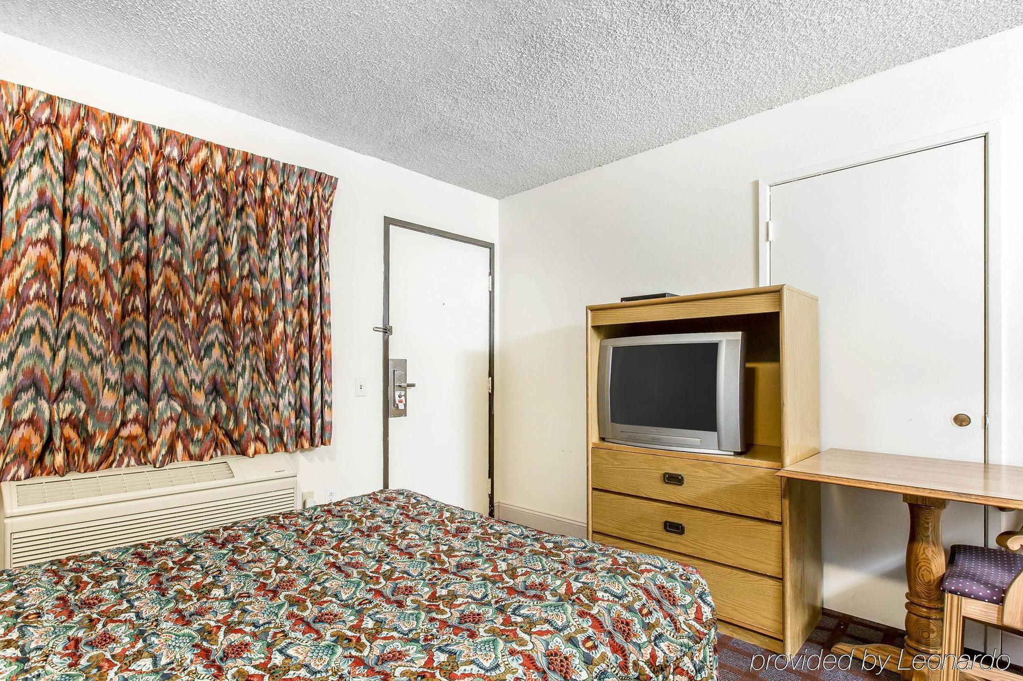 ماموث لاكيس Rodeway Inn Wildwood المظهر الخارجي الصورة