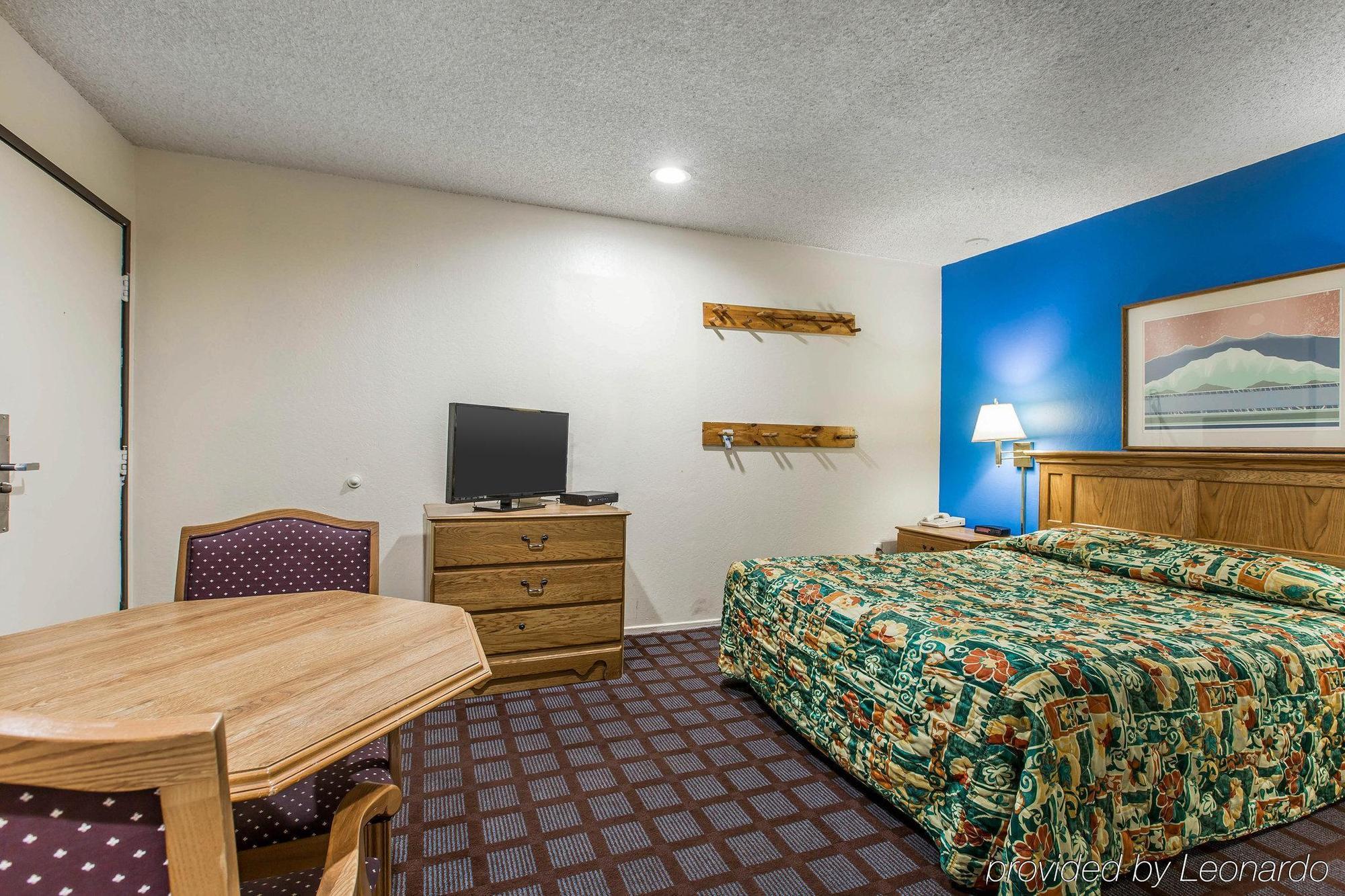 ماموث لاكيس Rodeway Inn Wildwood المظهر الخارجي الصورة