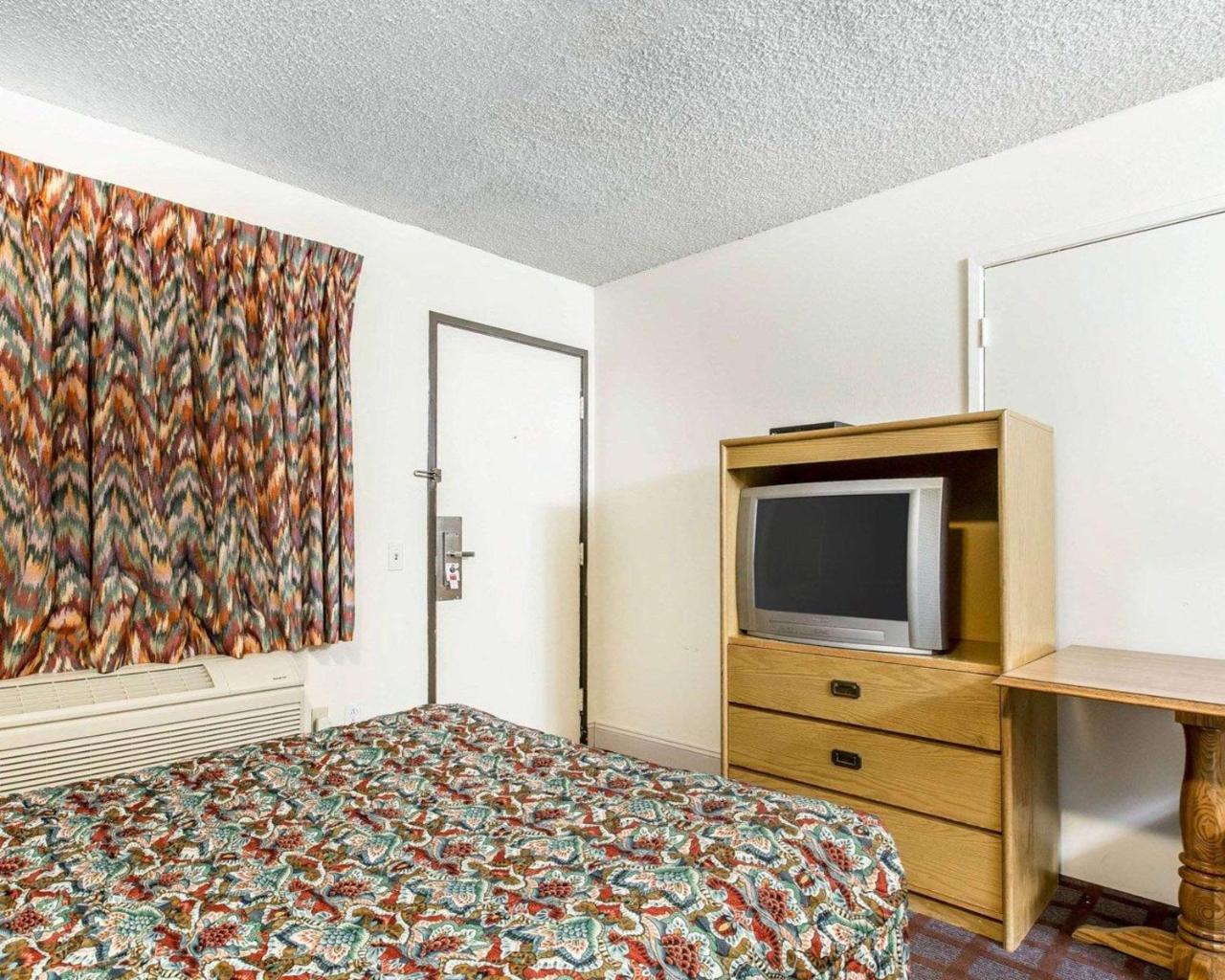 ماموث لاكيس Rodeway Inn Wildwood المظهر الخارجي الصورة