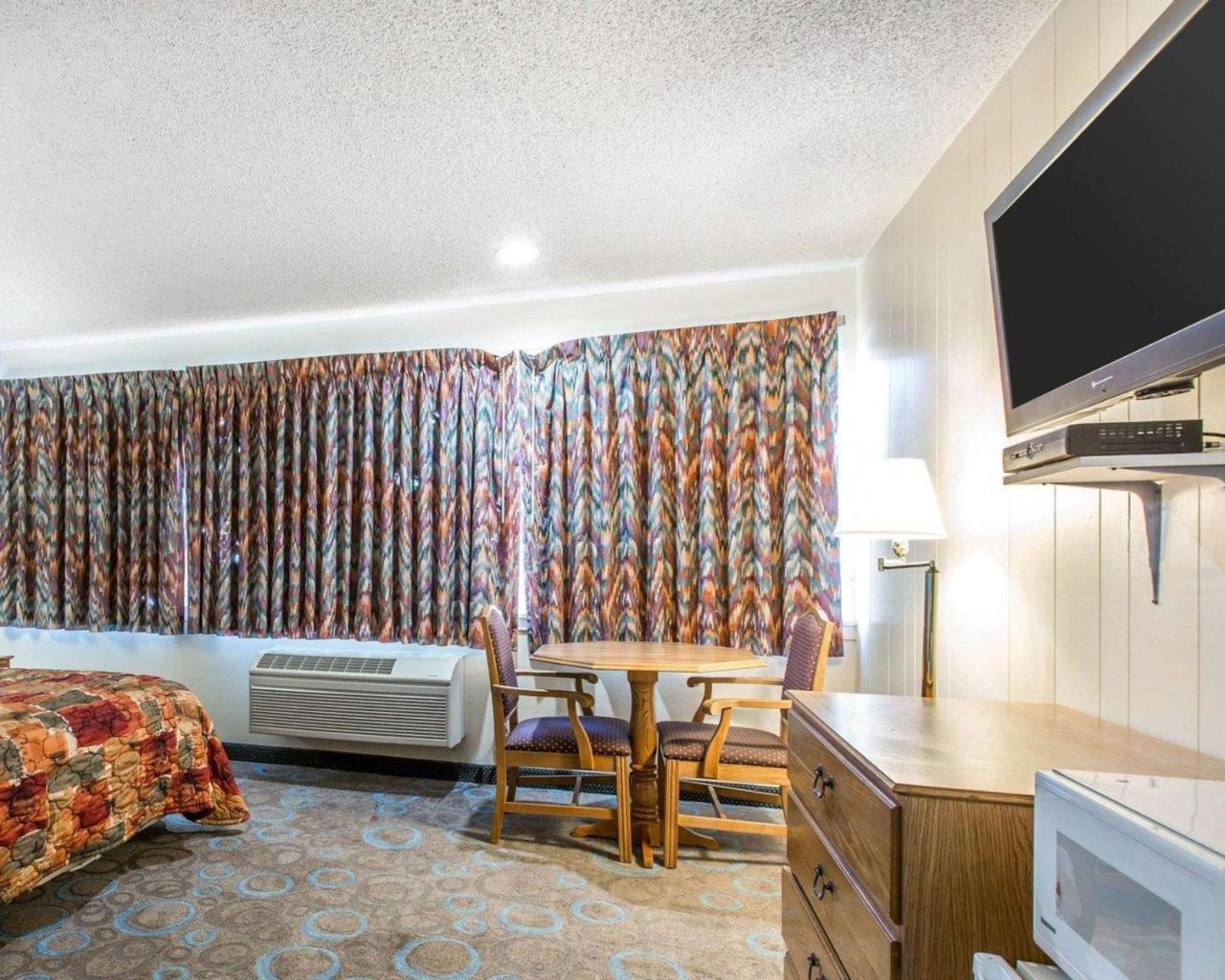 ماموث لاكيس Rodeway Inn Wildwood المظهر الخارجي الصورة
