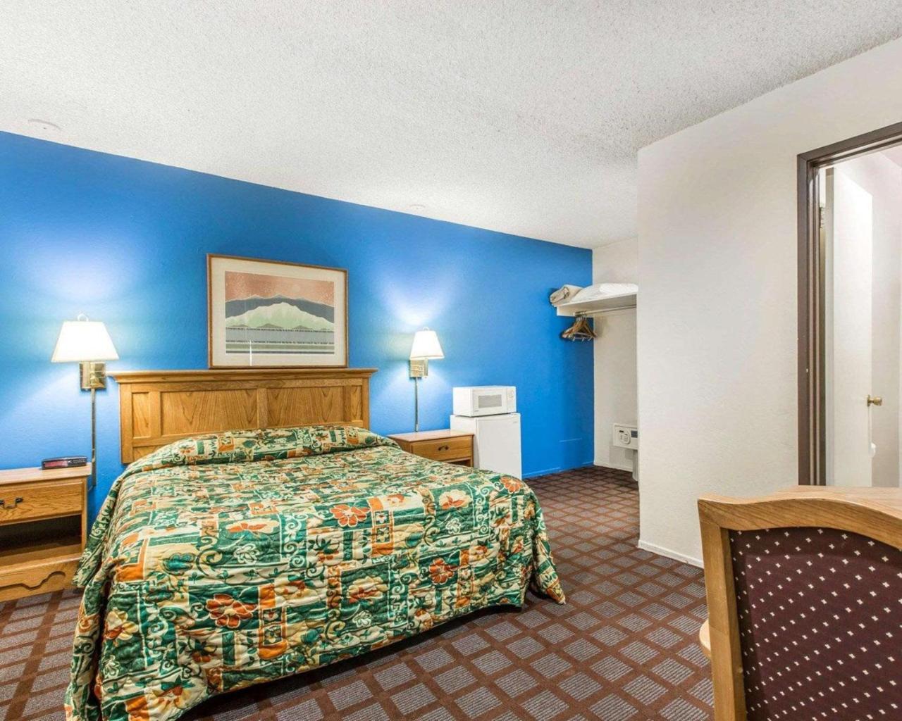 ماموث لاكيس Rodeway Inn Wildwood المظهر الخارجي الصورة