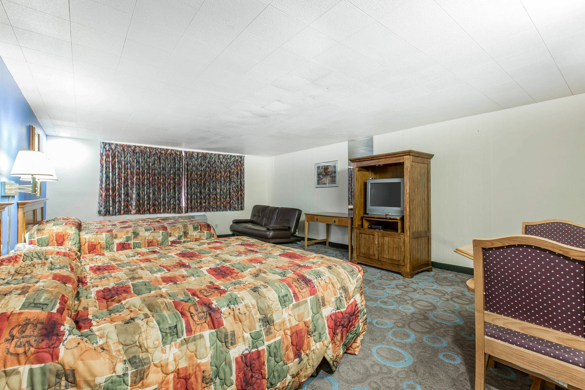 ماموث لاكيس Rodeway Inn Wildwood المظهر الخارجي الصورة