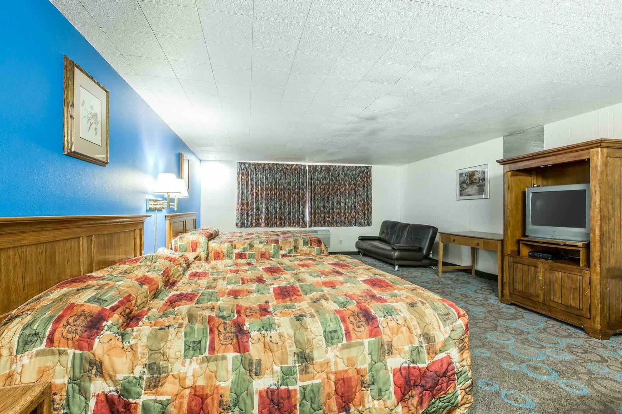 ماموث لاكيس Rodeway Inn Wildwood المظهر الخارجي الصورة
